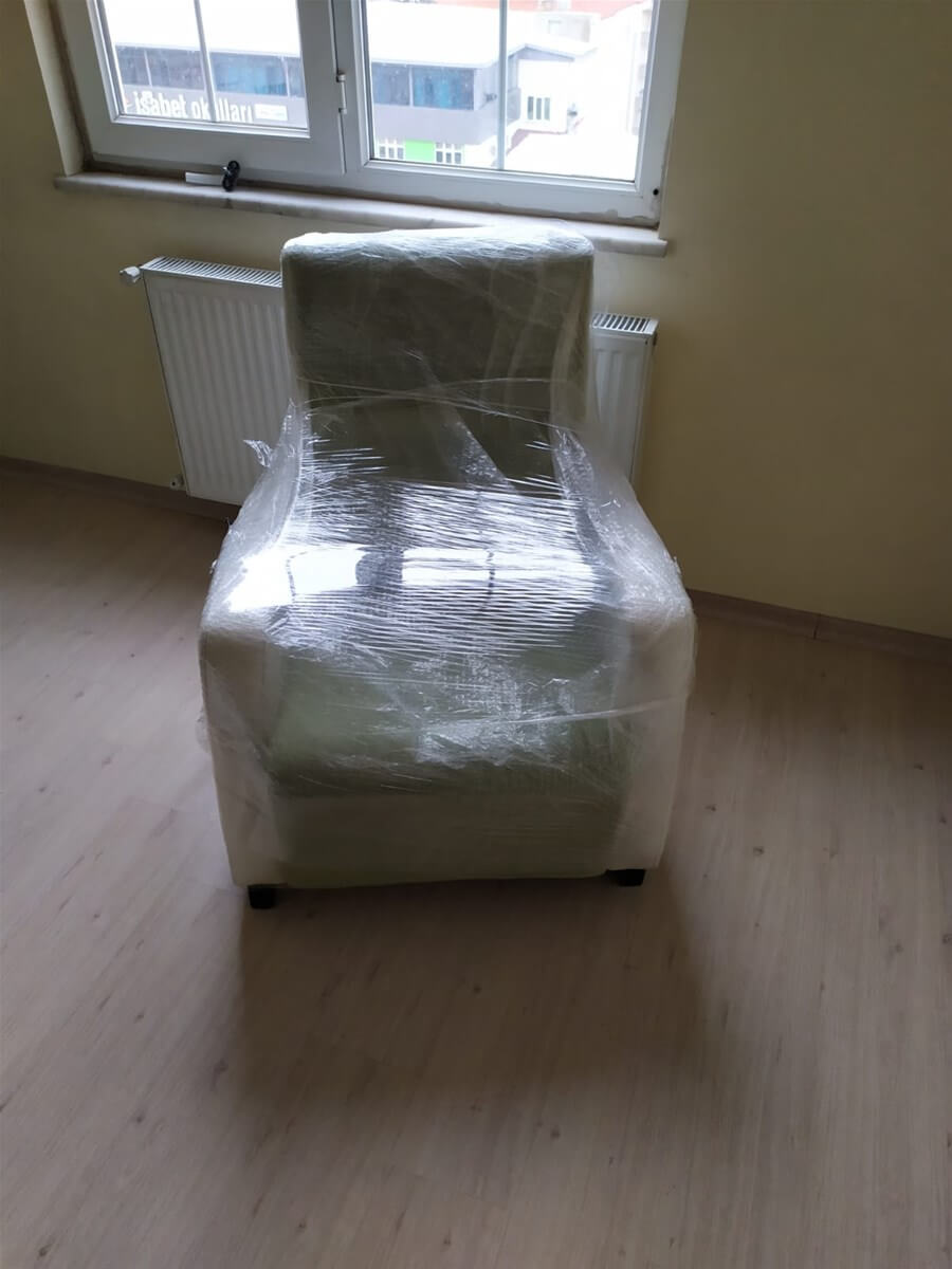 Yıldız evden eve taşımacılık Gaziantep eşyaları özenle paketliyor.